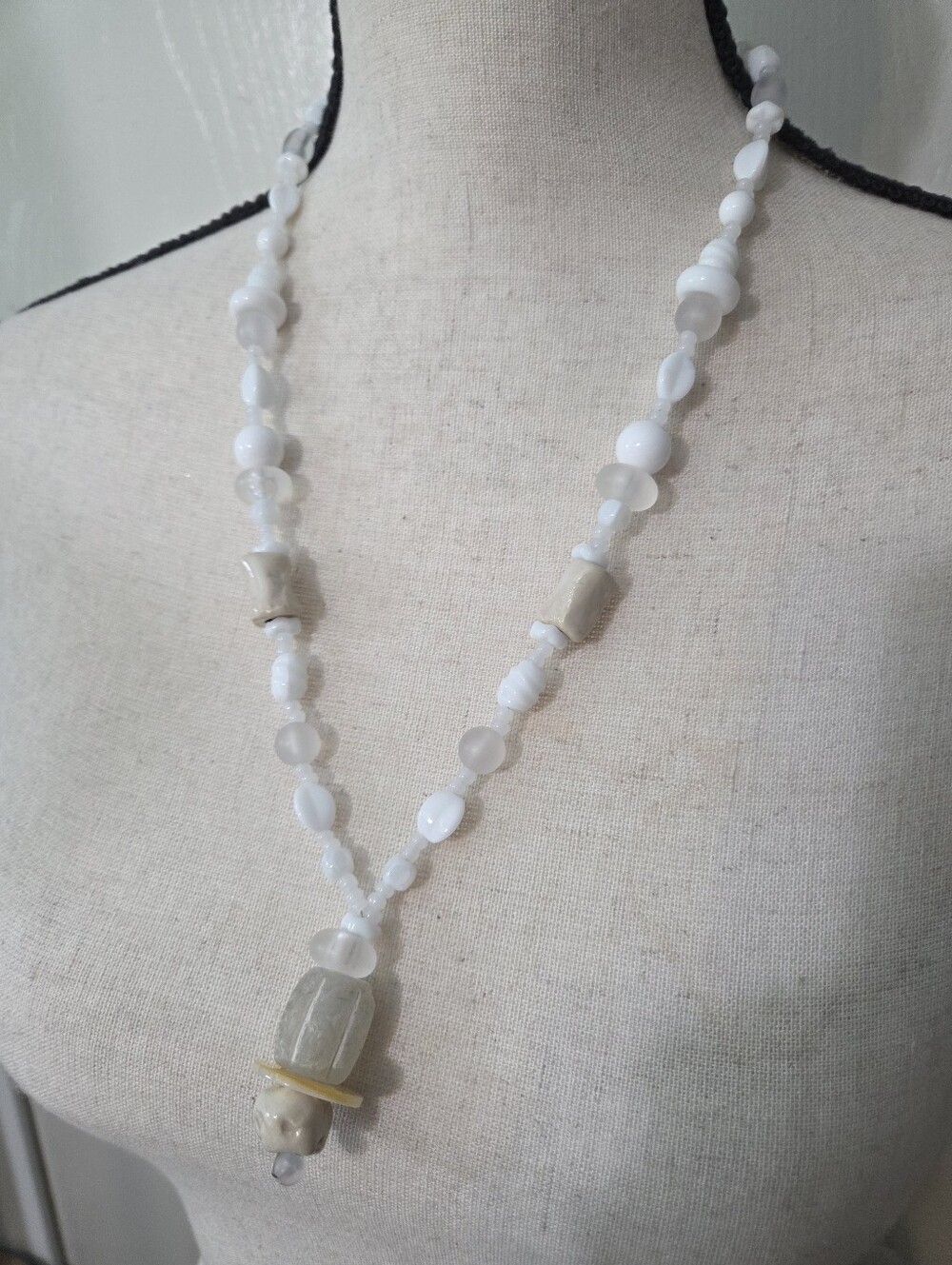 vtg teresa goodall lucite long white multi beaded pendant necklace 28in long
